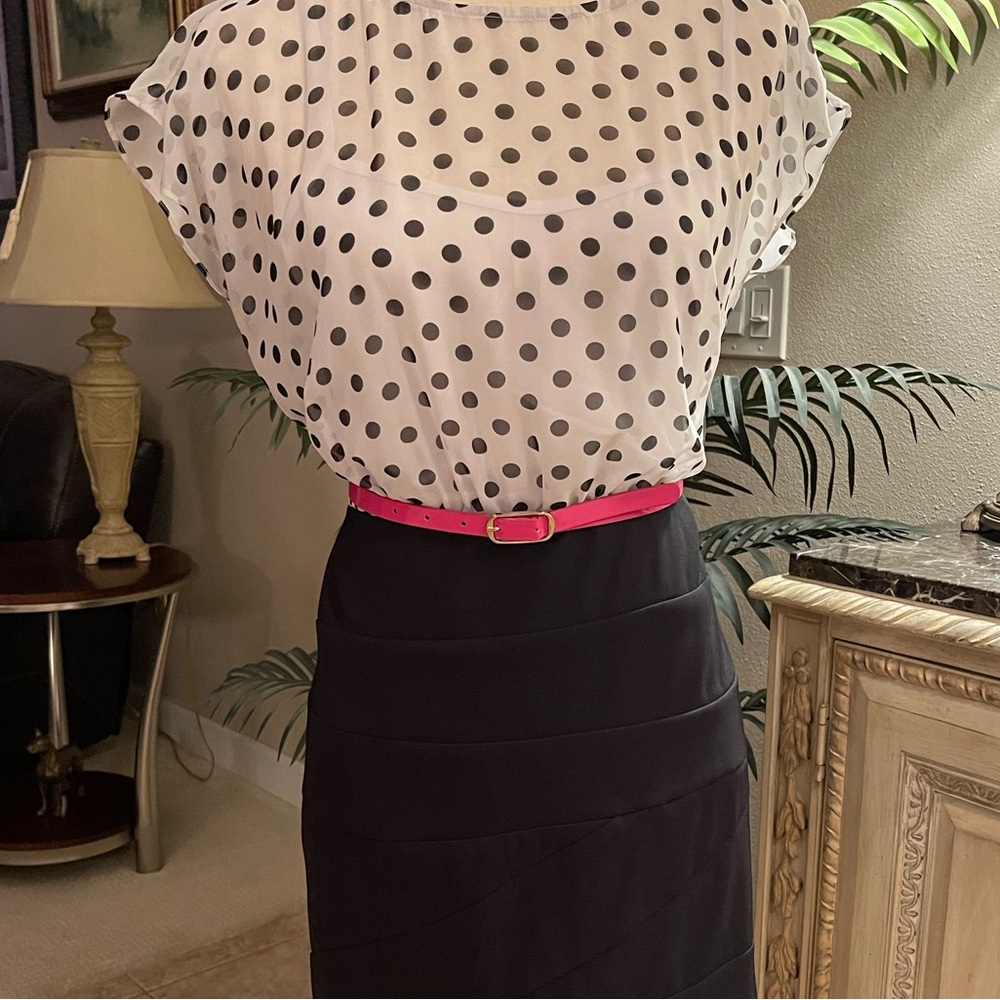 ALYX - Beautiful Polka Dots accented w/Pink Belt